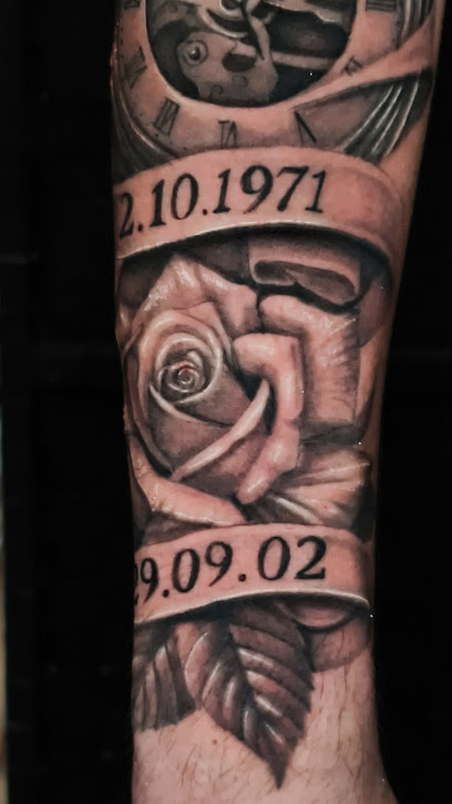 Bad Karma Tattoo / Realismo / Linea Fina / Blackwork / Tradicional