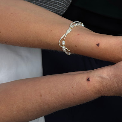 Fine Line & Blackwork Tattoo Valencia · тату валенсия