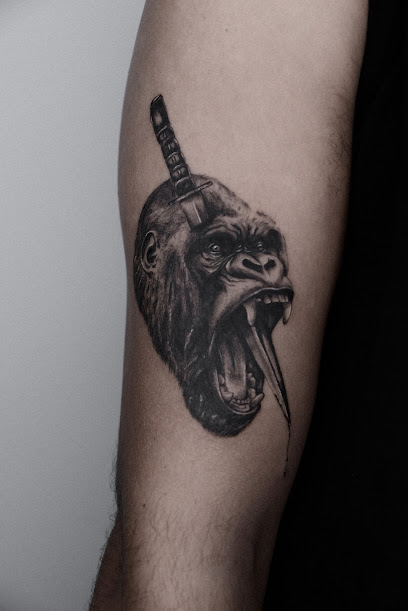 Gato No Llora // Tattoo, Barber And Art Studio