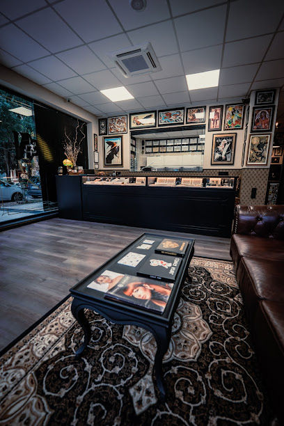 Golden Eye Piercing & Tattoo Zaragoza