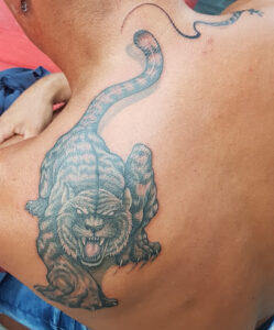 Hook Tattoo Club