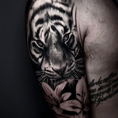 Laude Tattoo Art: Estudio De Tatuaje En Móstoles, Piercing Y Microblading