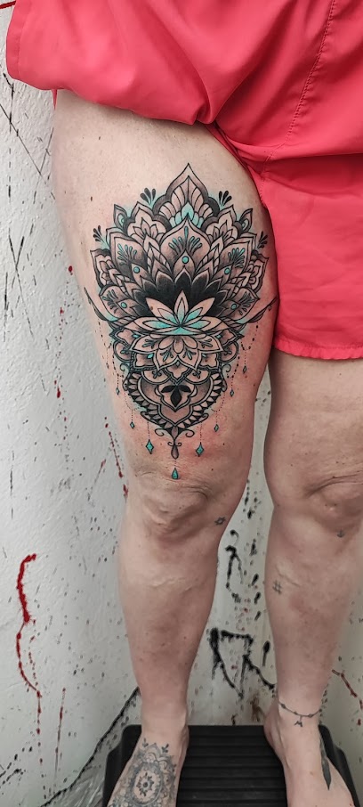 Lola&Juanka28Tattoo – Piercing – Graffiti