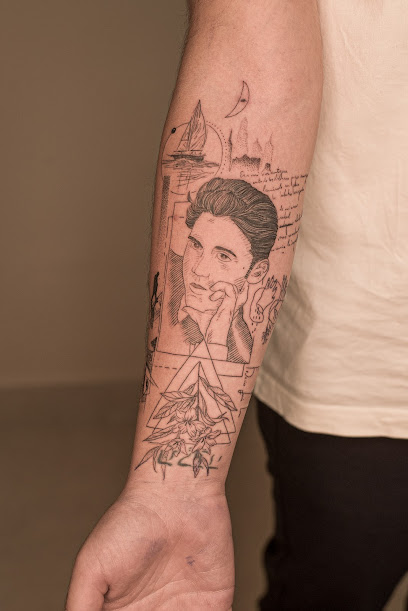 M87 Studio – Tatuaje Conceptual Y Línea Fina En San Fernando, Cádiz.
