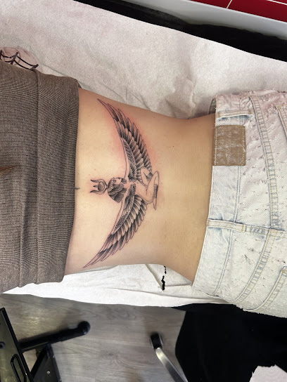Mano Bruja 77 Piercing & Tattoo
