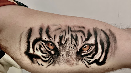 Organic Tattoo. { No Piercing}