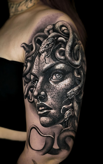 Tatuajes Torrevieja | Tattoo Studio | Maikel Aren, Piel Poética Estudio