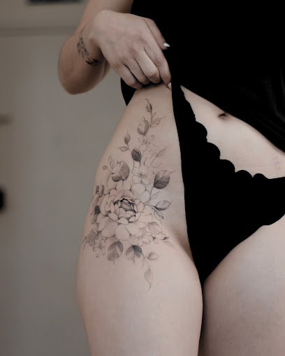 Wild Garden Studio Fine Line Tattoo Studio